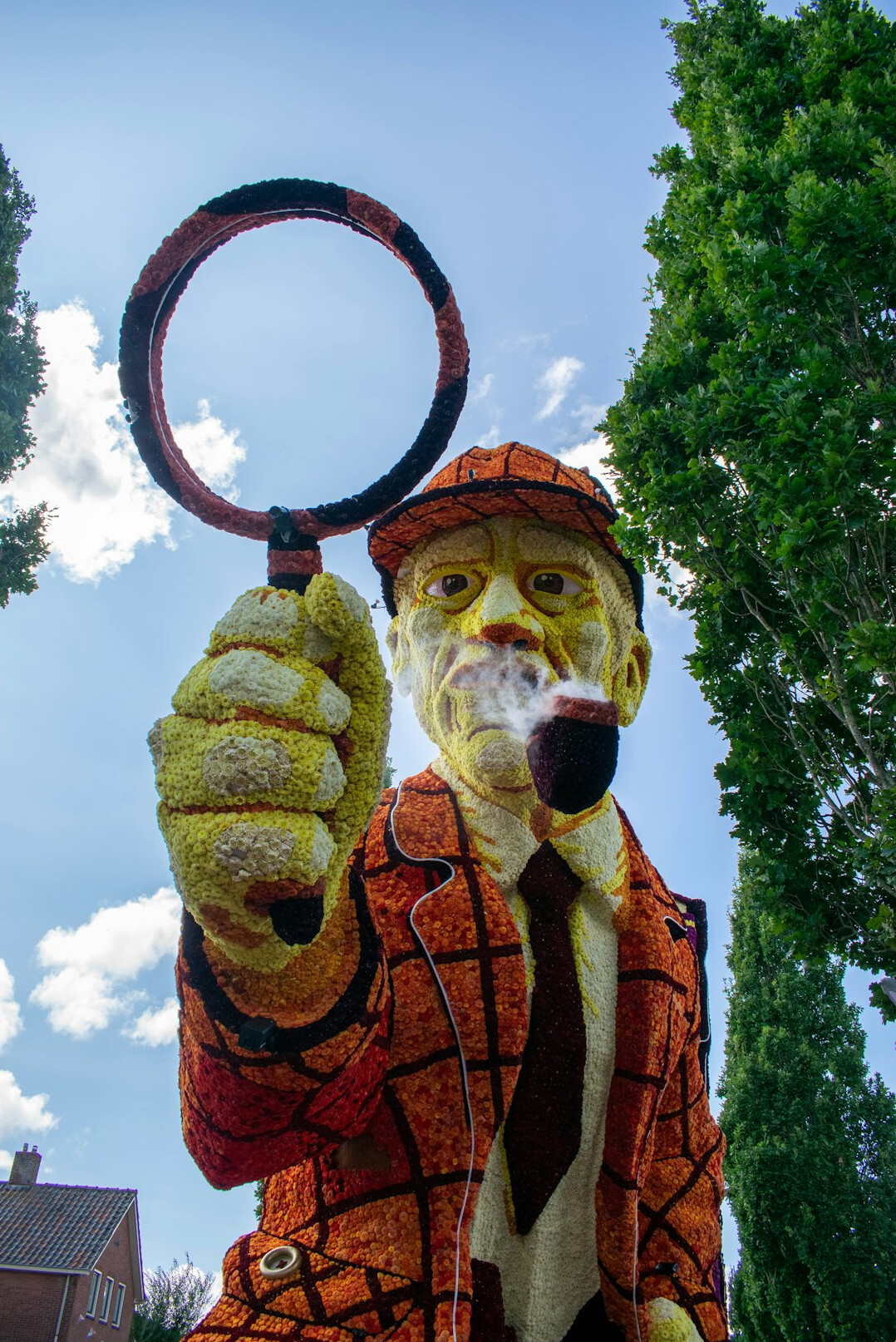 detective magnifying glass